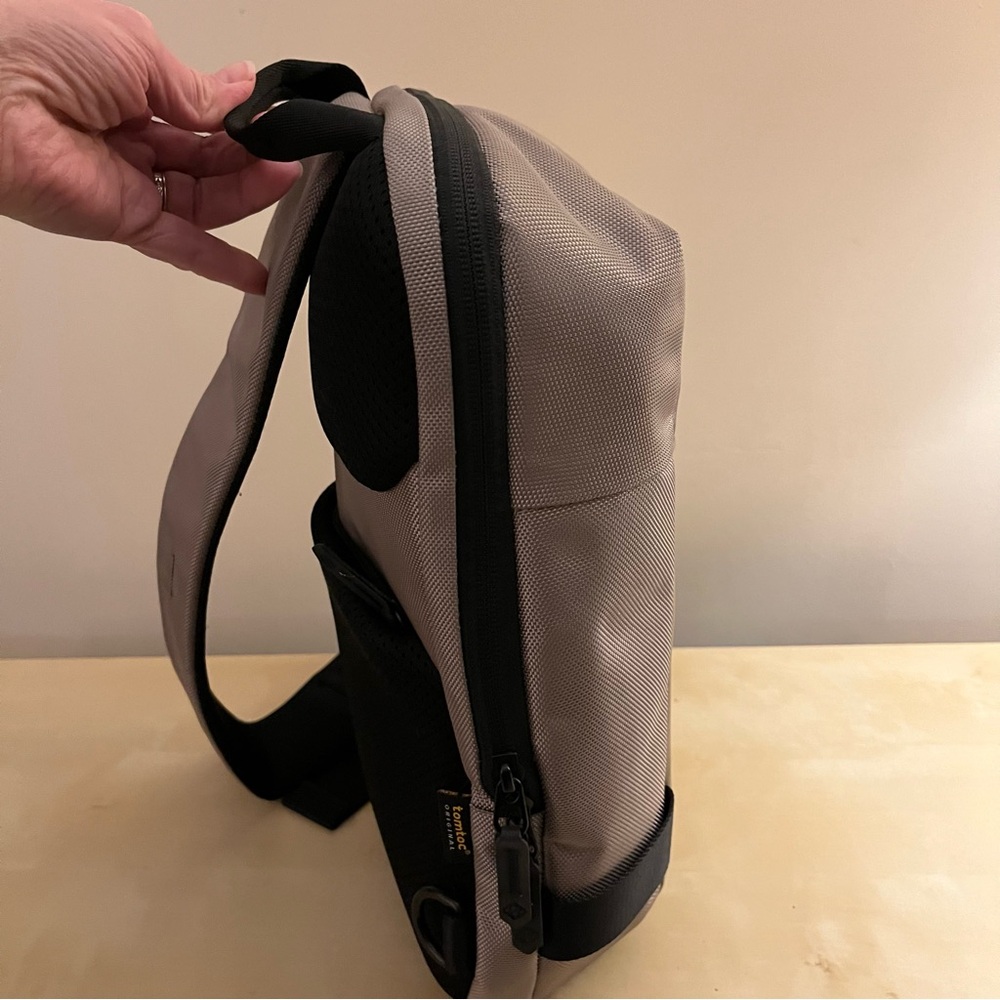 Tomtoc Navigator-T24 XS in Khaki Backpack/Crossbody - Picture 3 of 15